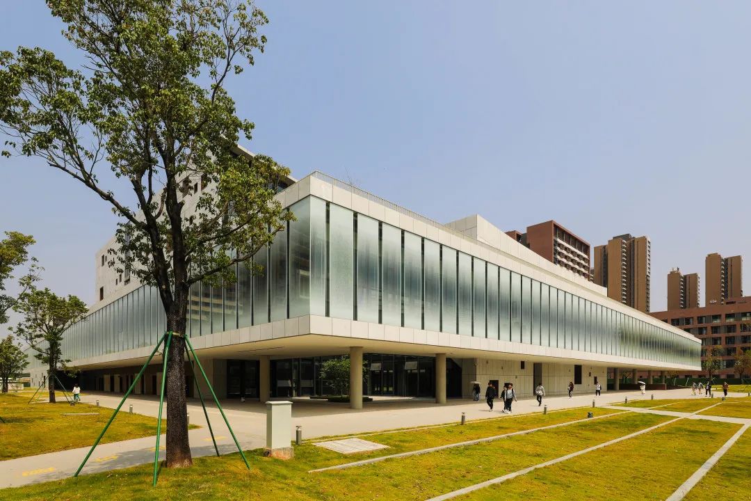 品质中装 | B体育(中国)再获“金鹏奖”和广州市建筑装饰优质工程奖